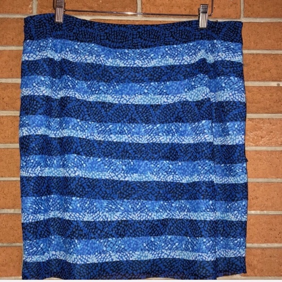 💙WHBM💙BLUE SPECKLED TIERED SKIRT💙 - Picture 3 of 8